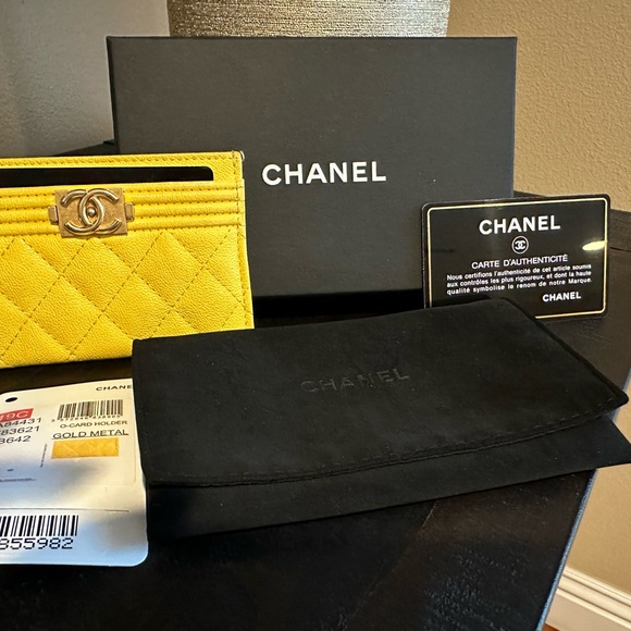 ******SOLD*****Chanel - Picture 2 of 8